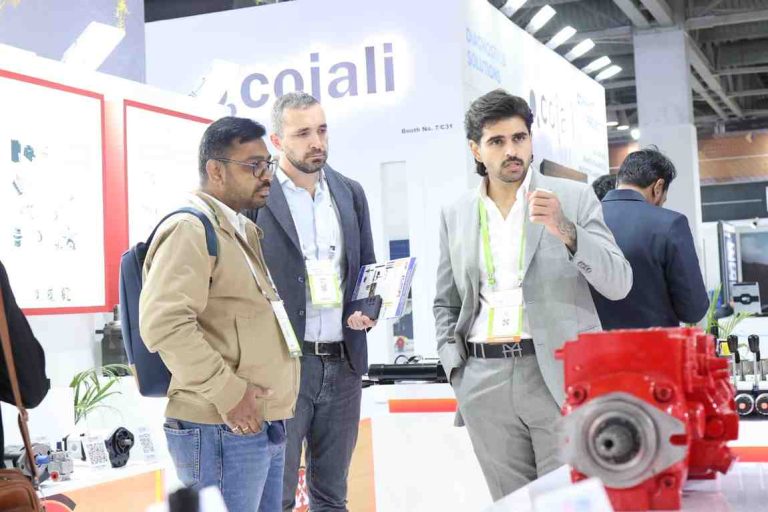 BAUMA Conexpo 06
